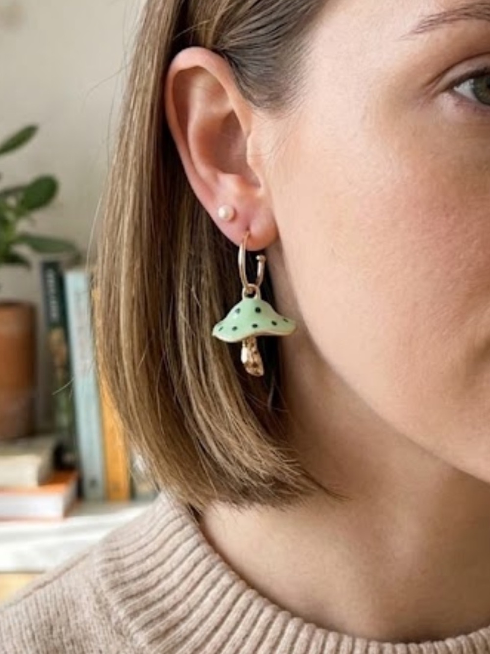 Mushroom Hoop Earrings Mint Green Gold Tone Cottagecore Polka Dot Dangle NWT
C3